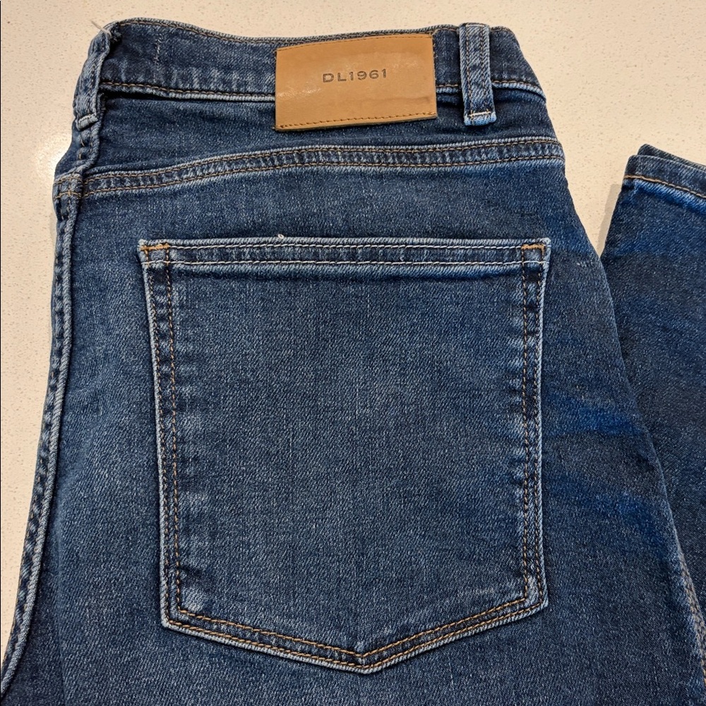 DL1961 Women's Blue Jeans Thea boyfriend 28” super soft & comfortable